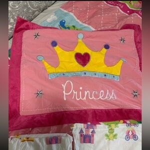 Twin Size Little Girl Princess Comforter Set.
